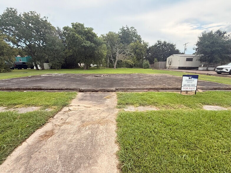 2555 4th st, Beaumont, TX à vendre - Photo de l’immeuble – Image 2 sur 5