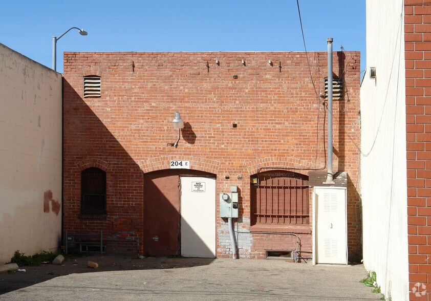 204 E 5th St, Oxnard, CA à louer - Photo de l’immeuble – Image 2 sur 2