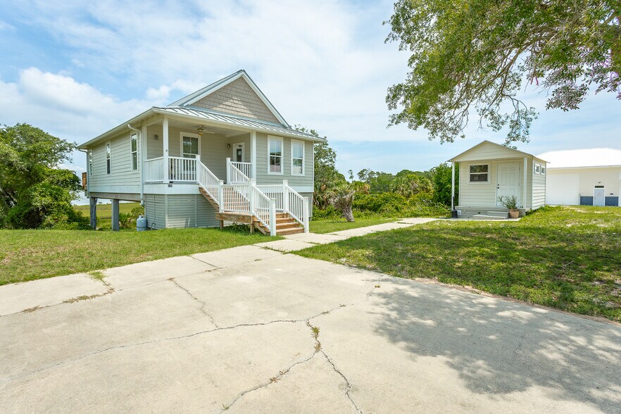 127 Harbor Cir, Panacea, FL à vendre - Photo de l’immeuble – Image 3 sur 22