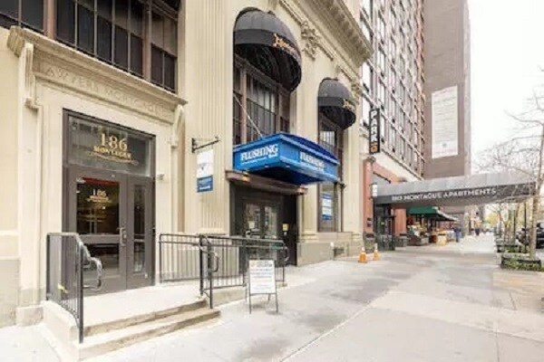 186 Montague St, Brooklyn, NY à louer - Photo de l’immeuble – Image 3 sur 6