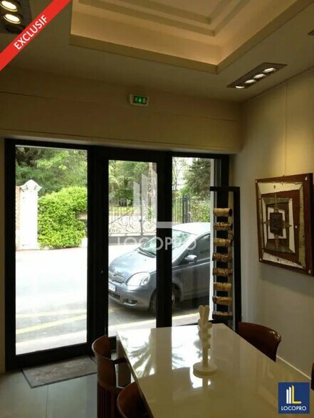 Local commercial dans Cannes à louer - Photo de l’immeuble – Image 2 sur 12