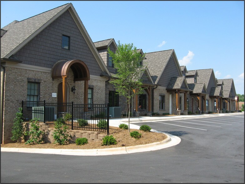 900 Old Winston Rd, Kernersville, NC à vendre - Photo principale – Image 1 sur 5