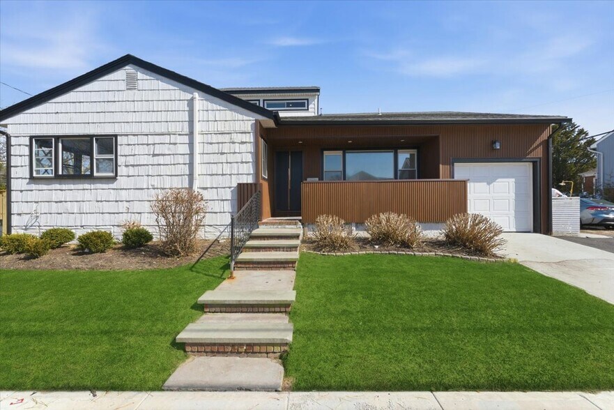 1895 Park St, Atlantic Beach, NY à vendre - Photo de l’immeuble – Image 1 sur 9