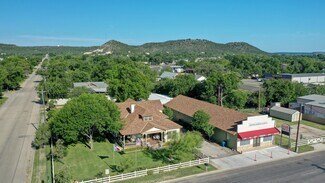 Plus de détails pour 105 N 11th St, Junction, TX - Local commercial à vendre