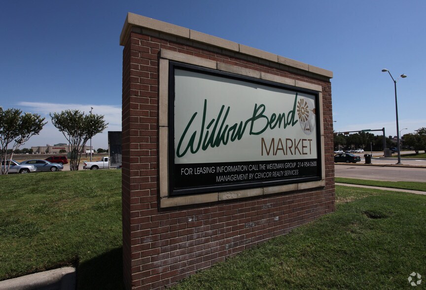 5960-5976 W Parker Rd, Plano, TX à louer - Photo de l’immeuble – Image 3 sur 9