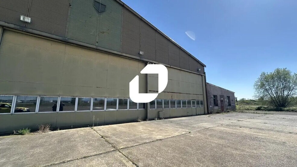 Local d’activités dans Entzheim à louer - Photo de l’immeuble – Image 3 sur 5