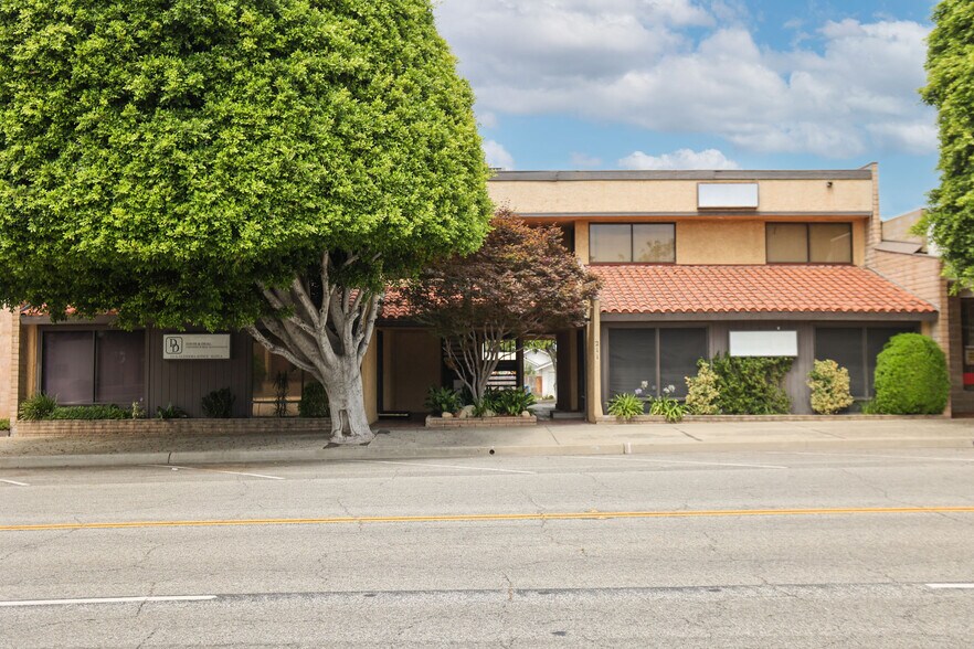 217 S Glendora Ave, Glendora, CA à louer - Photo de l’immeuble – Image 2 sur 3
