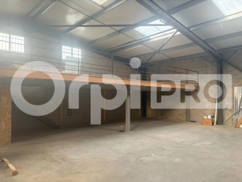 Industriel/Logistique dans Dompierre-sur-Mer à louer Photo intérieure– Image 1 sur 4