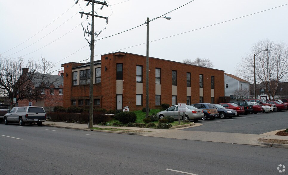 510 Princess Anne St, Fredericksburg, VA à louer - Photo de l’immeuble – Image 3 sur 20