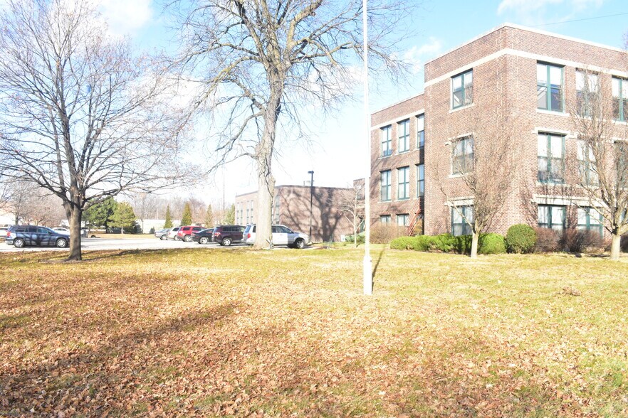 200 E Arlington St, Waterloo, IA à vendre - Photo de l’immeuble – Image 3 sur 28