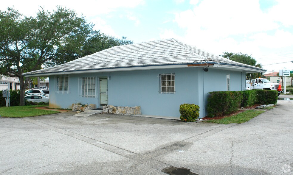 3400 Forest Hill Blvd, West Palm Beach, FL à vendre - Photo de l’immeuble – Image 2 sur 9