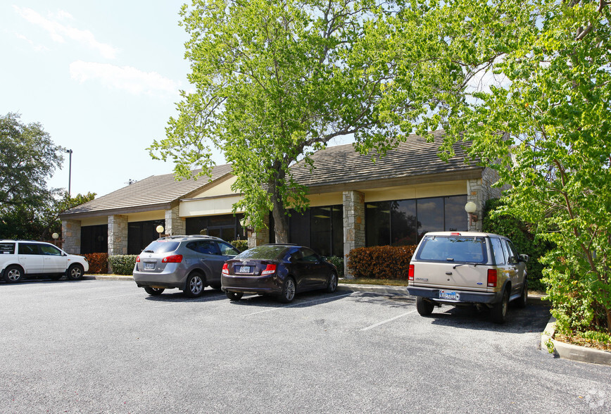 11322 Sir Winston St, San Antonio, TX à louer - Photo de l’immeuble – Image 3 sur 6