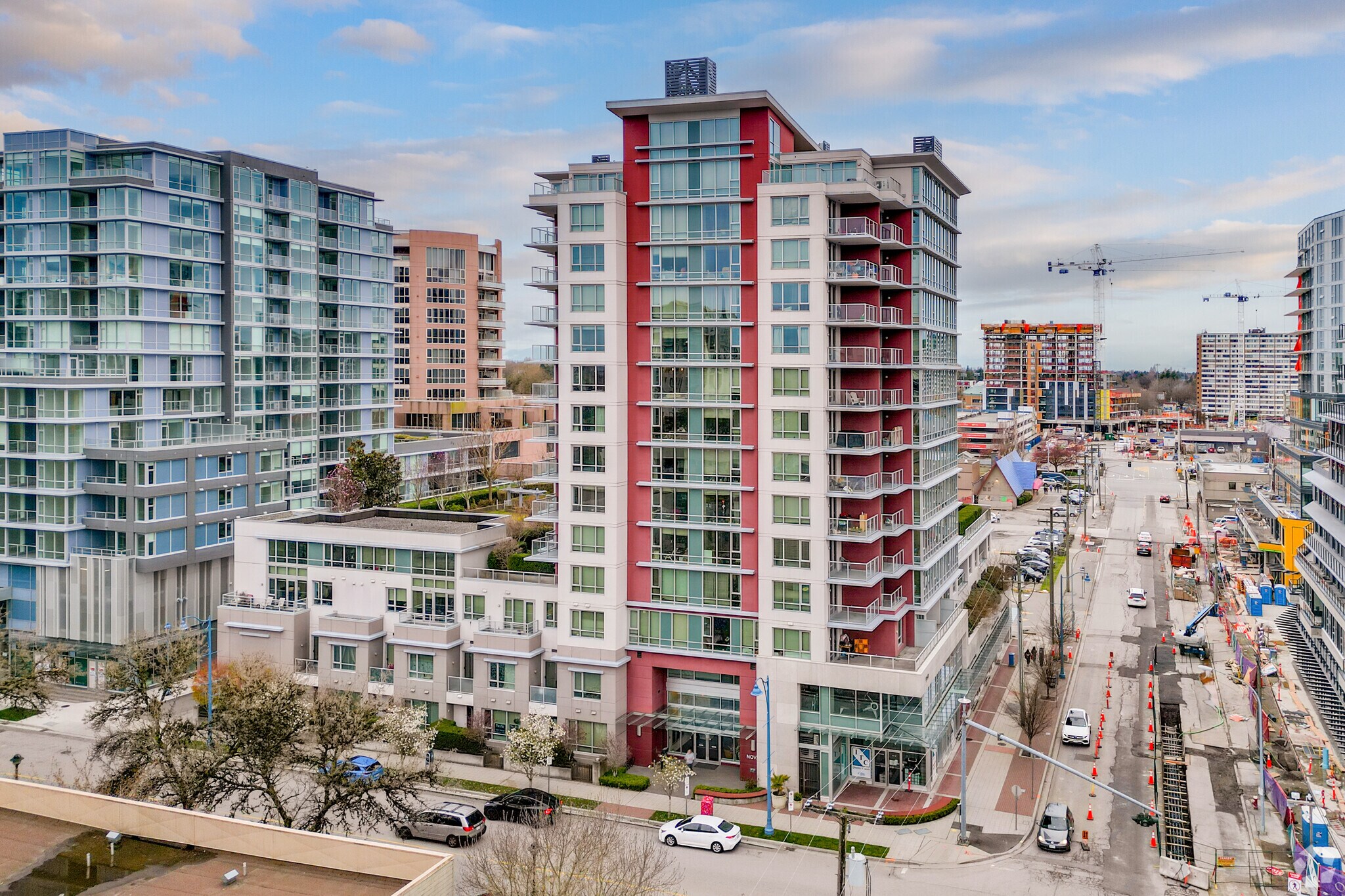 6377 Buswell St, Richmond, BC à louer Photo de l’immeuble– Image 1 sur 7