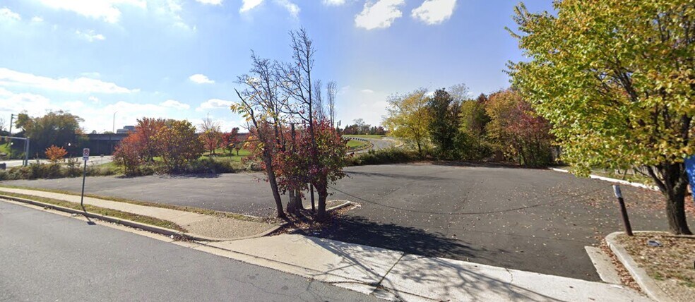 5730 Columbia Pike, Falls Church, VA à louer - Photo de l’immeuble – Image 2 sur 2