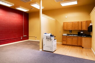 815-817 N Central Ave, Medford, OR à louer Photo intérieure– Image 2 sur 6