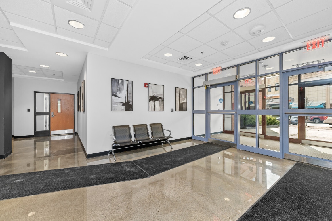 75 Pleasant St, Malden, MA à louer Photo intérieure– Image 1 sur 4