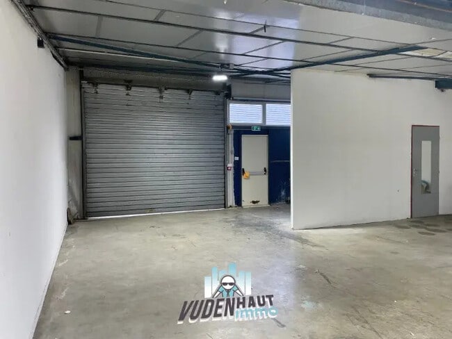 Plus de détails pour Local commercial à louer