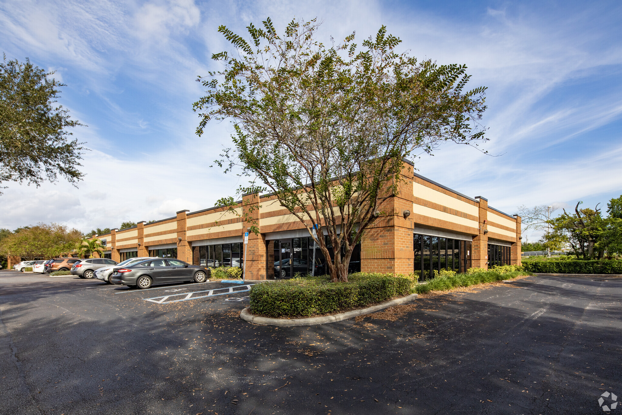 5431-5447 E Beaumont Center Blvd, Tampa, FL à louer Photo principale– Image 1 sur 7