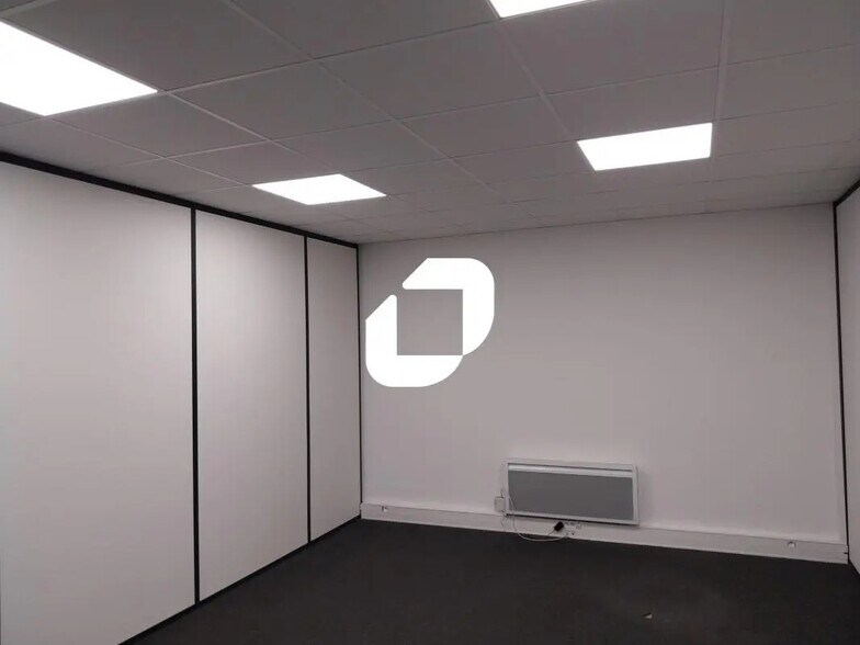 Bureau dans Couëron à louer - Photo de l’immeuble – Image 2 sur 3