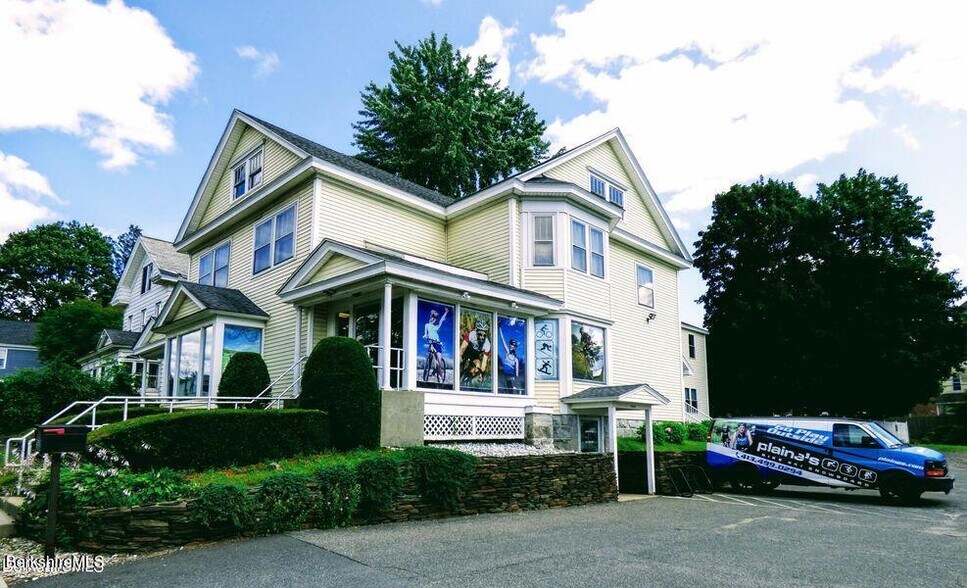 55 W Housatonic St, Pittsfield, MA à vendre - Photo de l’immeuble – Image 2 sur 21