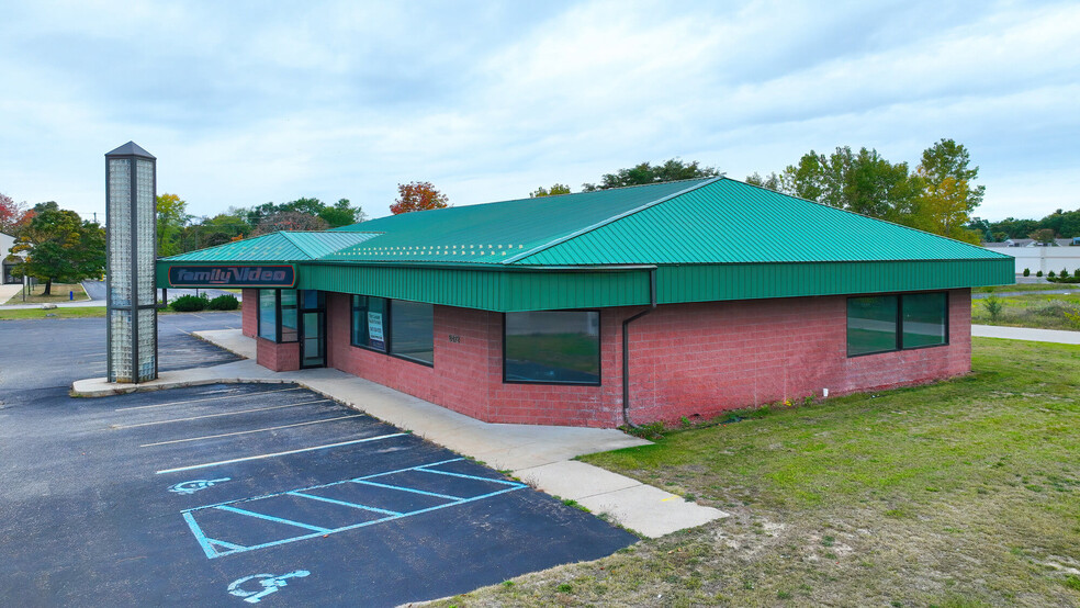 2472 E Apple Ave, Muskegon, MI à louer - Photo de l’immeuble – Image 3 sur 4