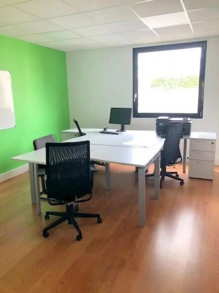 Bureau dans Jouy-en-Josas à louer - Photo de l’immeuble – Image 2 sur 16
