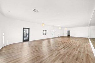 3732-3734 E Coast Hwy, Corona Del Mar, CA à louer Photo intérieure– Image 2 sur 5