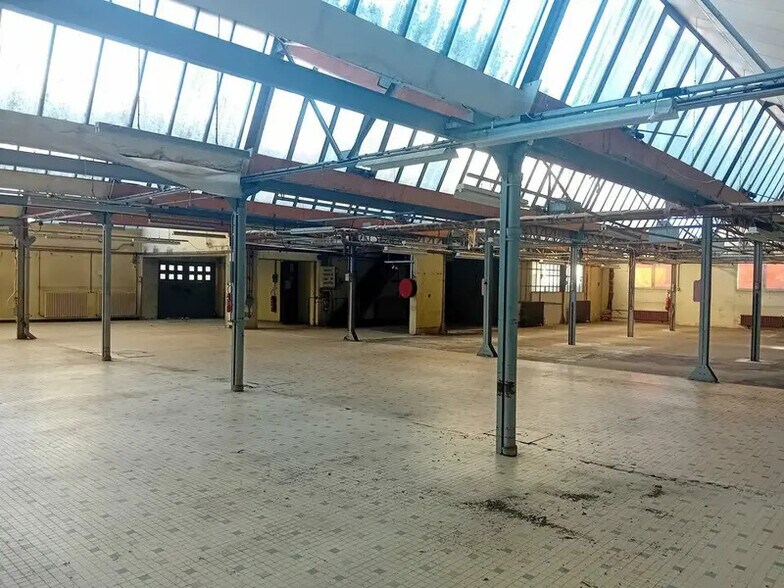 Industriel/Logistique dans Fontaines à louer - Photo intérieure – Image 3 sur 5