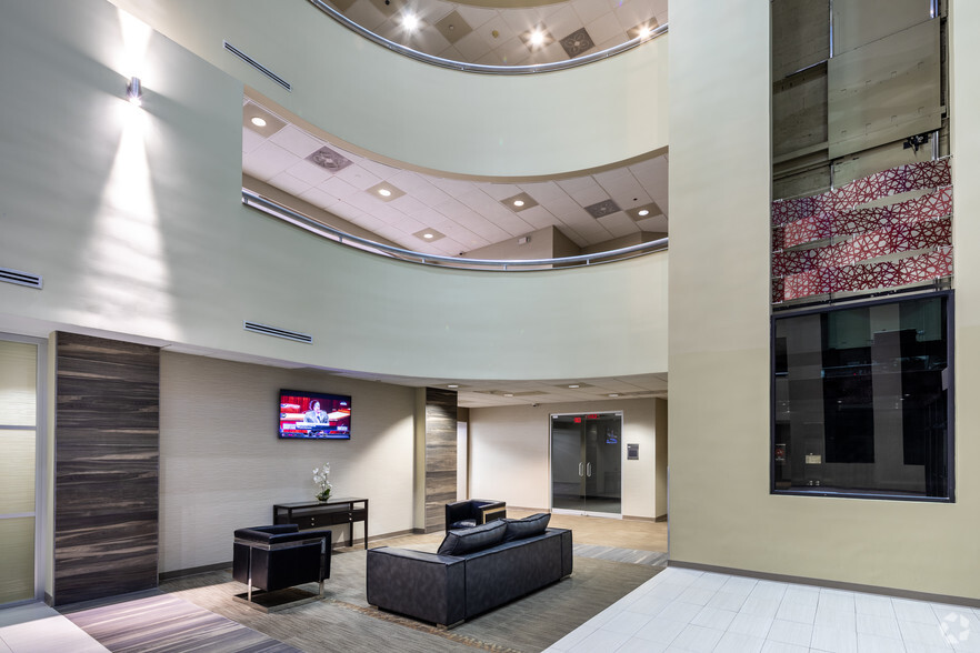695 US Highway 46, Fairfield, NJ à louer - Hall d’entrée – Image 3 sur 18