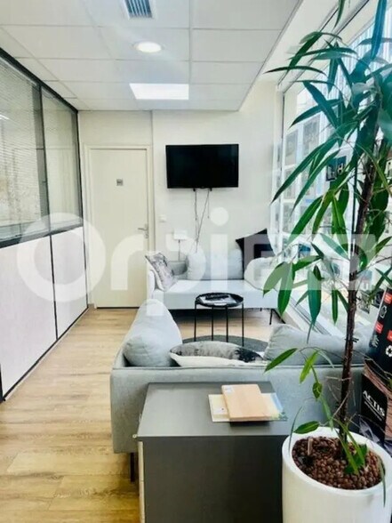 Local commercial dans Melun à louer - Photo de l’immeuble – Image 3 sur 6