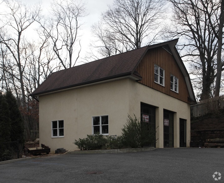750 Fort Salonga Rd, Northport, NY à louer - Photo de l’immeuble – Image 2 sur 6