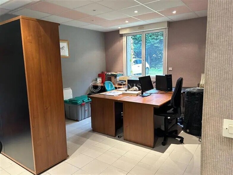 Bureau dans Chanceaux-sur-Choisille à louer - Photo de l’immeuble – Image 2 sur 9