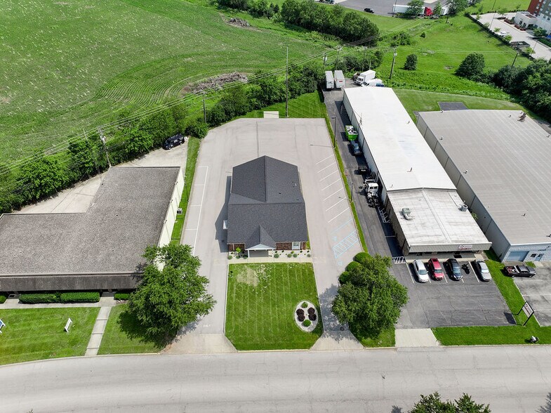 250 Crossfield Dr, Versailles, KY à louer - Photo de l’immeuble – Image 2 sur 62