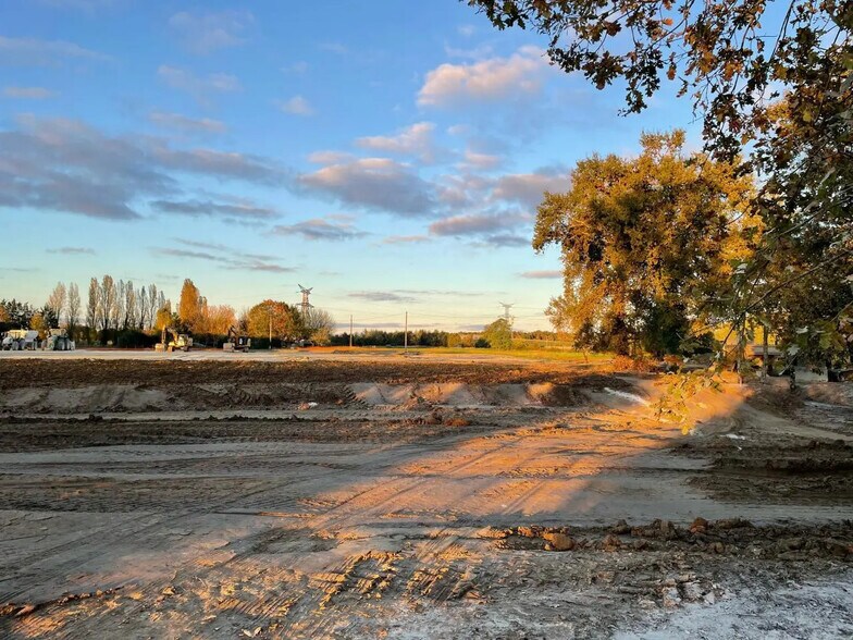 Local d'activités dans Val de Virvée à vendre - Photo de l’immeuble – Image 3 sur 9