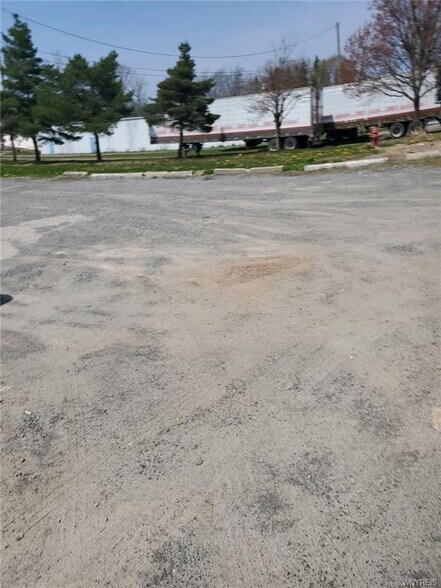 1693 East Ave, Barker, NY à vendre - Photo de l’immeuble – Image 3 sur 88