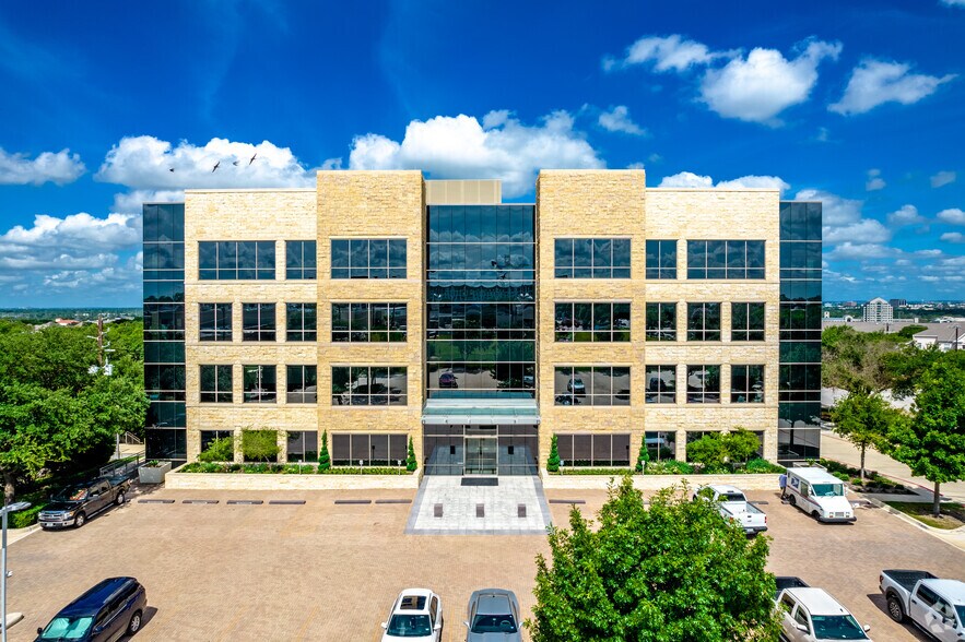 250 W Nottingham Pl, San Antonio, TX à louer - Photo de l’immeuble – Image 2 sur 9