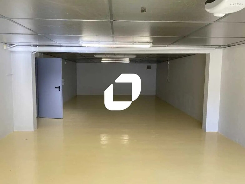 Local d’activités dans Pierrelaye à louer - Photo de l’immeuble – Image 2 sur 6