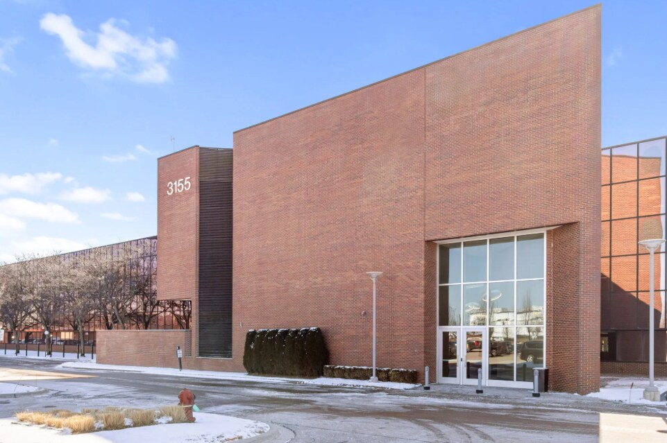 3155 W big beaver Rd, Troy, MI à louer Photo de l’immeuble– Image 1 sur 17