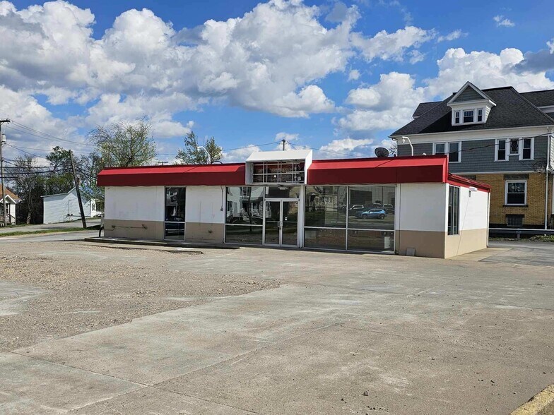 339 Lincoln Ave, Cadiz, OH à vendre - Photo principale – Image 1 sur 12