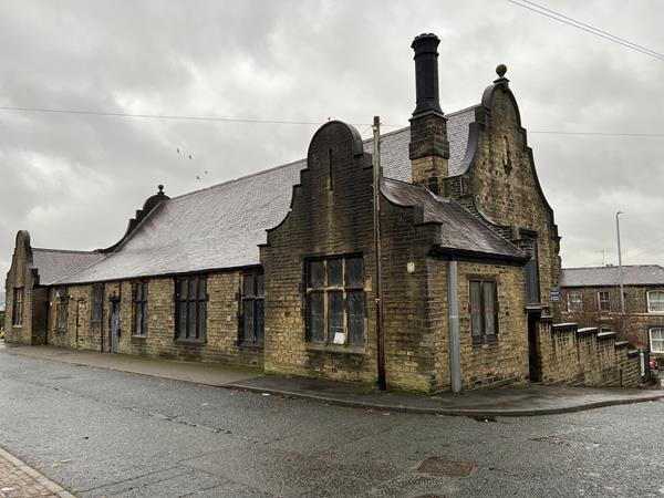 Stainland Rd, Holywell Green à vendre - Photo de l’immeuble – Image 2 sur 8