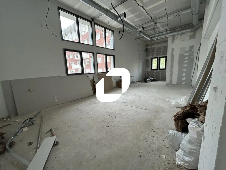 Bureau dans Neuilly-sur-Marne à louer - Photo de l’immeuble – Image 3 sur 8