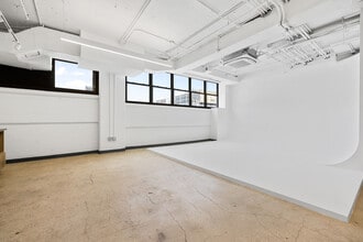 315 Meserole St, Brooklyn, NY à louer Photo intérieure– Image 2 sur 2