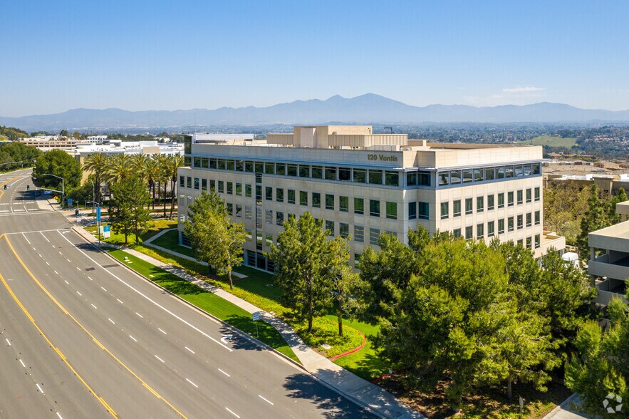 120 Vantis, Aliso Viejo, CA à louer - Aérien – Image 2 sur 19
