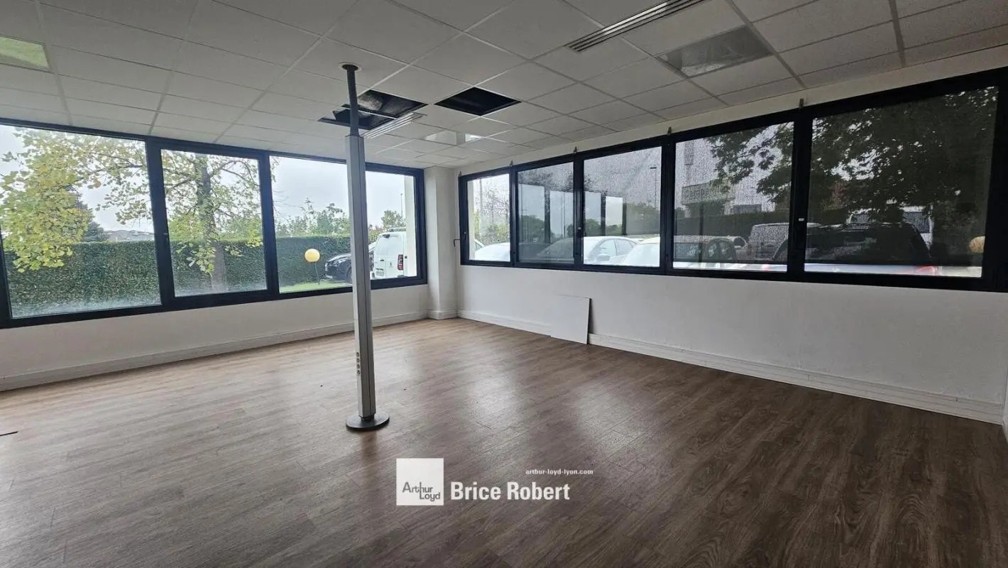 23 Rue Maryse Bastié, Bron à louer Photo intérieure– Image 1 sur 7