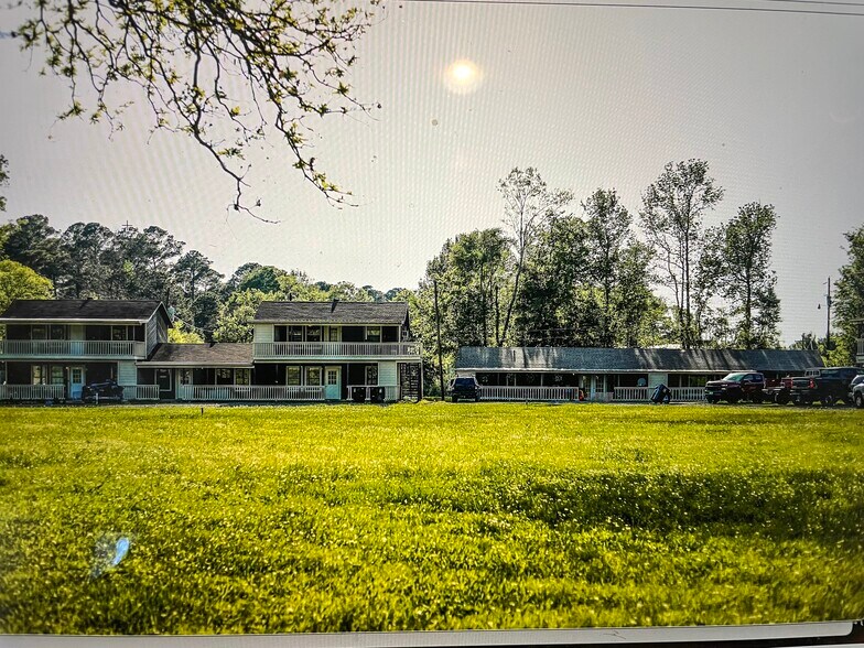 505 Bub Hayner Rd, Karnack, TX à vendre - Photo de l’immeuble – Image 1 sur 11