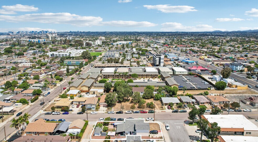2104 G Ave, National City, CA à vendre - Photo de l’immeuble – Image 3 sur 4