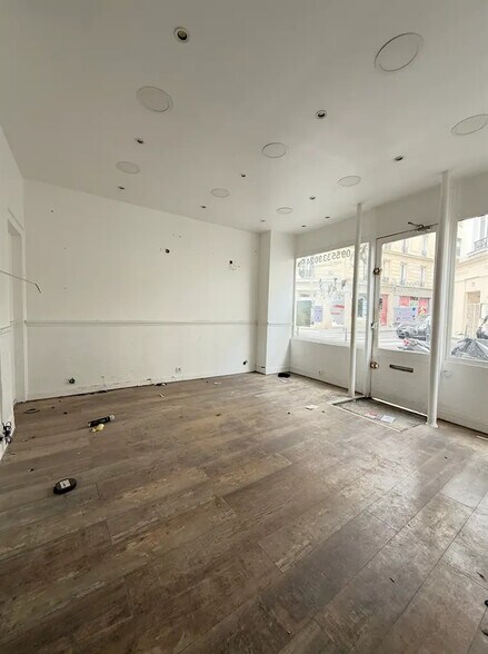 Local commercial dans Paris à louer - Photo de l’immeuble – Image 1 sur 4
