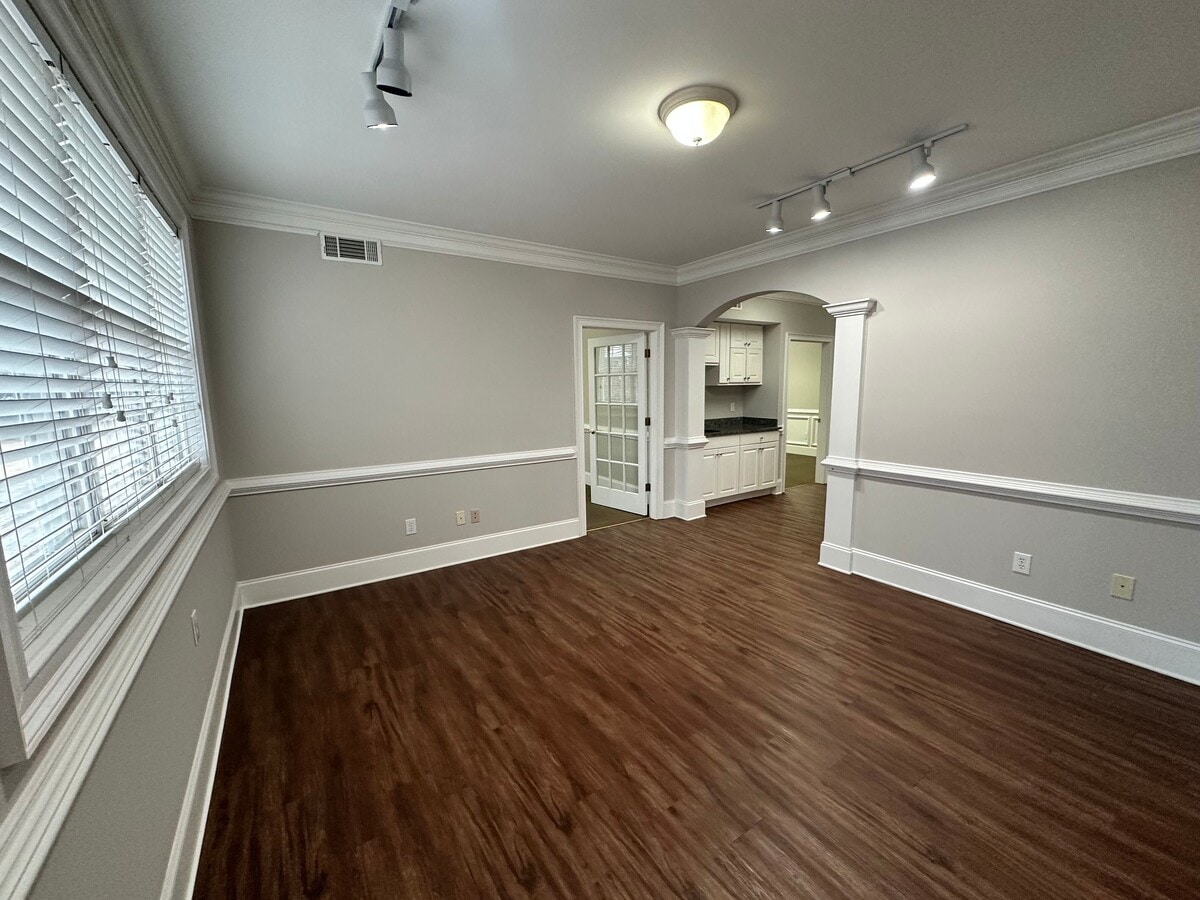 327 Dahlonega St, Cumming, GA 30040 - Lot 903B/904B -  - Photo intérieure - Image 1 of 38