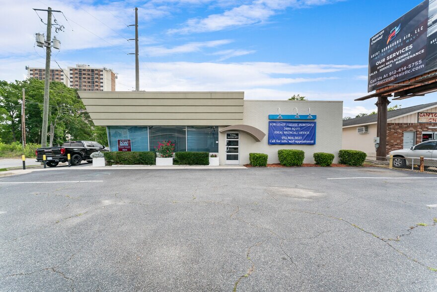 5202 Waters Ave, Savannah, GA à louer - Photo de l’immeuble – Image 1 sur 31