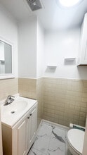 36-12 34th Ave, Long Island City, NY à louer Photo intérieure– Image 1 sur 12